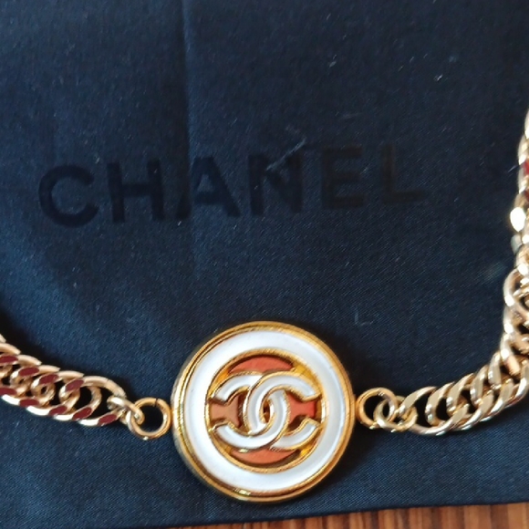 CHANEL Gold Logo Chain Necklace - Picture 2 of 5